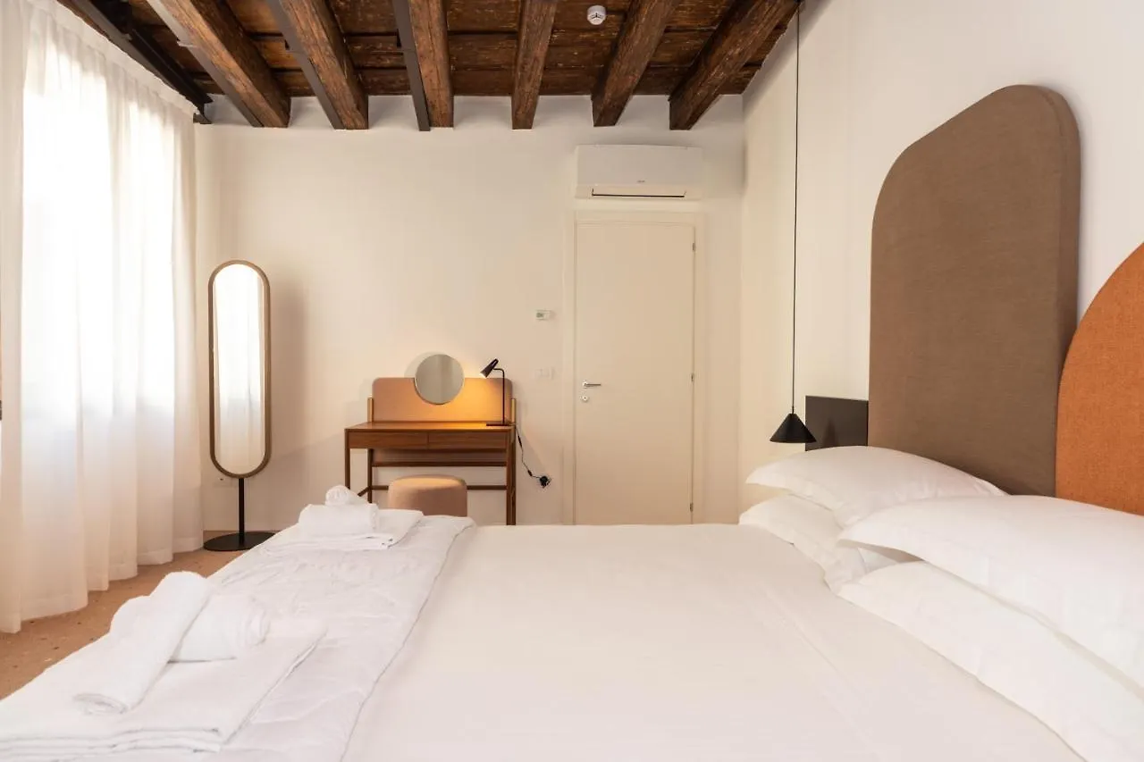 Palazzo Miracoli Apartments Venise
